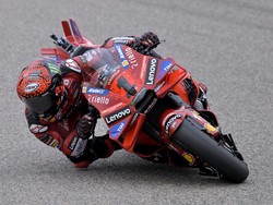 Detik-detik Bagnaia Jatuh di Sprint Race MotoGP Inggris, Martin Gagal Juara