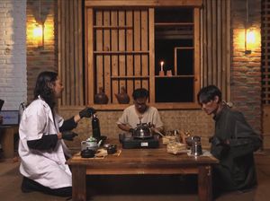 Kesyahduan Bahana Perabotan Kafe ala Grup  Musik tinyUH