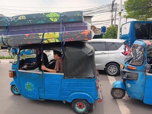 Kalah sama Ojek Online, Sopir Bajaj Kini Hidup Segan Mati Tak Mau