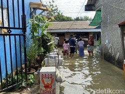 Penampakan Banjir Tak Kunjung Surut di Kembangan Utara Jakbar