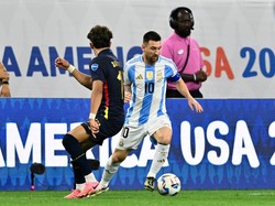 Argentina lolos usai menang adu penalti melawan Ekuador 4-2.  Reuters/Maria Lysaker-USA TODAY Sports