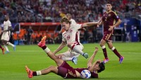 Sementara Kanada juga menyingkirkan Venezuela lewat tos-tosan 4-3. Reuters/Jerome Miron-USA TODAY Sports