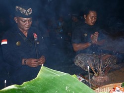 Benarkah Malam 1 Suro Tak Boleh Bicara?