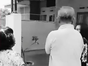 Penampakan Ibu di Langkat Diduga Dianiaya Anak Kandung hingga Berdarah-darah Penampakan Ibu di Langkat Diduga Dianiaya Anak Kandung hingga Berdarah-darah