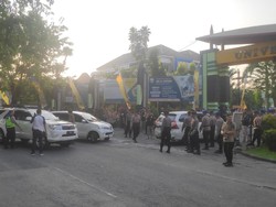 Polisi-TNI Kawal Ketat Jalannya Pengesahan Warga Baru PSHT di Surabaya