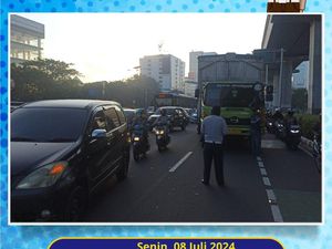 Ada Truk Gangguan, Lalin di Jl MT Haryono Arah Pancoran Macet