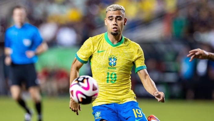 COLLEGE STATION, TX - JUNE 08: Brazil midfielder Andreas Pereira (#19) runs up field during the international friendly soccer match between Brazil and Mexico on June 8, 2024 at Kyle Field in College Station, TX. (Photo by  Matthew Visinsky/Icon Sportswire via Getty Images)