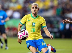 Uruguay Singkirkan Brasil, Suarez Semprot Gelandang Fulham Uruguay Singkirkan Brasil, Suarez Semprot Gelandang Fulham