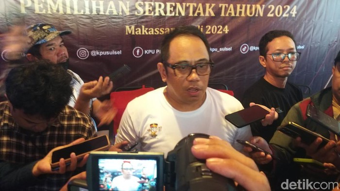 Anggota KPU Sulsel Hasruddin Husain. Anggota KPU Sulsel Hasruddin Husain.