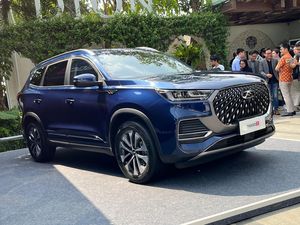 Chery Tiggo 8 Diperkenalkan: 7-Seater, Pakai Mesin 1.600 cc Turbo Chery Tiggo 8 Diperkenalkan: 7-Seater, Pakai Mesin 1.600 cc Turbo