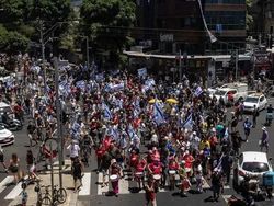 Warga Israel Ramai-ramai Blokir Jalan, Tuntut Pembebasan Sandera di Gaza