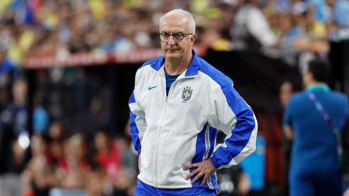 Dorival Junior LAS VEGAS, NEVADA - JULY 06: Head coach Dorival Junior of Brazil looks on prior to during the CONMEBOL Copa America 2024 quarterfinal match between Uruguay and Brazil at Allegiant Stadium on July 06, 2024 in Las Vegas, Nevada. (Photo by Kevork Djansezian/Getty Images)