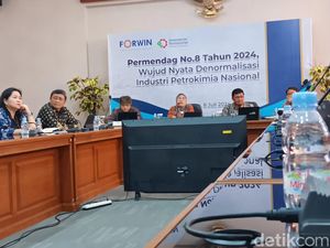 Kebanjiran Impor, Industri Plastik-Tekstil RI Babak Belur!