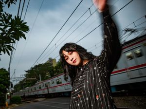 Noni Dju Tuang Ruwetnya Hidup Mengejar Mimpi Lewat Karya Orkestra Ingar Bingar