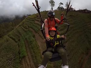 Penerbang Layang Cilik Viral, Panik di Udara Malah Misuh-misuh
