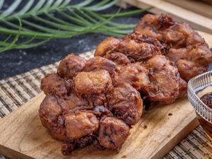 Krenyes Legit! 20 Pisang Goreng Madu Buat Ngemil Enak Ada di Sini Krenyes Legit! 20 Pisang Goreng Madu Buat Ngemil Enak Ada di Sini