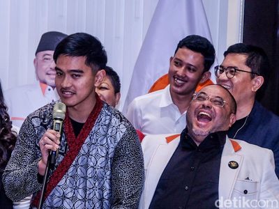 Potret Akrab Sekjen PKS dan Kaesang, Tepuk Bahu hingga Tertawa Lepas