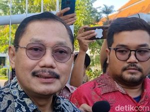 SK Pencopotan Dekan Dipastikan Ada, Prof BUS Tetap Ngajar di FK Unair SK Pencopotan Dekan Dipastikan Ada, Prof BUS Tetap Ngajar di FK Unair
