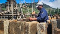Melihat Proses Rehabilitasi Candi Srikandi di Dieng