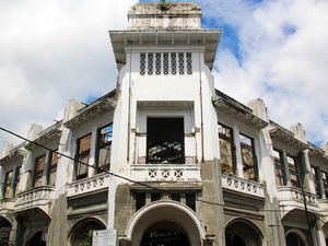 Rahasia Bangunan Peninggalan Belanda Masih Berdiri Kokoh di RI Rahasia Bangunan Peninggalan Belanda Masih Berdiri Kokoh di RI