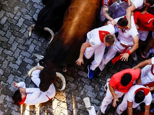 Festival Dikejar Banteng di Spanyol Makan Korban, 5 Orang Terluka Festival Dikejar Banteng di Spanyol Makan Korban, 5 Orang Terluka