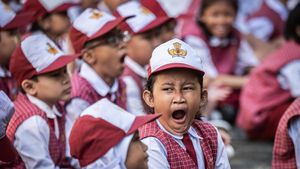 Semangat Siswa SD Masuk Sekolah Hari Pertama