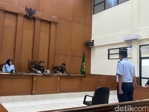 Sidang Vonis Letkol Afri Terkait Kasus Suap Rp 8,3 M Eks Kabasarnas Ditunda Sidang Vonis Letkol Afri Terkait Kasus Suap Rp 8,3 M Eks Kabasarnas Ditunda