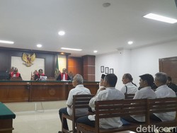 6 Terdakwa Korupsi PT Surveyor Cabang Makassar Dituntut 6-10 Tahun Penjara