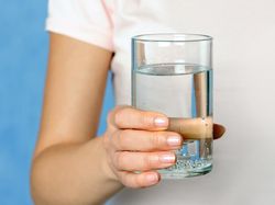 Ikuti Tips Minum Air Putih Ini agar Tidak Dehidrasi Selama Puasa