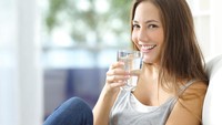 Minum Air Sebaiknya dalam Kondisi Dingin atau Suhu Ruang? Ini Kata Ahli