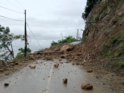 Longsor Terjang Jalan Trans Sulawesi di Bone Bolango, Akses Lalin Lumpuh