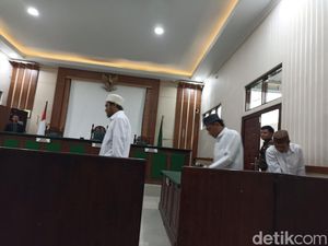 Gus Samsudin Dituntut 2,5 Tahun Penjara di Kasus Konten Tukar Pasangan Gus Samsudin Dituntut 2,5 Tahun Penjara di Kasus Konten Tukar Pasangan