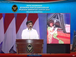Menko Hadi Minta Pilkada Benar-benar Diawasi: Hubungan Emosi Sangat Dekat Menko Hadi Minta Pilkada Benar-benar Diawasi: Hubungan Emosi Sangat Dekat