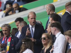 Dasi Mewah, Gaya Andalan Pangeran William Dukung Tim Inggris di Euro 2024 Dasi Mewah, Gaya Andalan Pangeran William Dukung Tim Inggris di Euro 2024