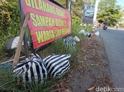 Duh! Sampah Berserakan di Jembatan Bedog Godean