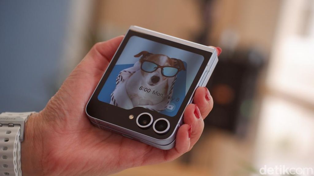Menggenggam Samsung Galaxy Z Flip 6, Makin Keren dan Banyak Peningkatan Menggenggam Samsung Galaxy Z Flip 6, Makin Keren dan Banyak Peningkatan