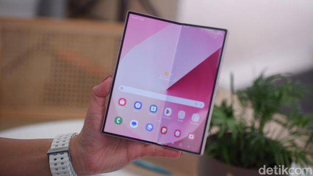 Suspensi Samsung Galaxy Z Fold 6