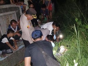 Pria Tewas di Samping Kuburan Tangerang, Mulut dan Hidung Keluarkan Darah Pria Tewas di Samping Kuburan Tangerang, Mulut dan Hidung Keluarkan Darah