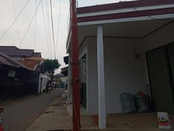Viral Tiang Listrik Miring dan Berasap di Depok, PLN Langsung Gerak Cepat Ganti Baru