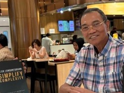 Elisa Lumbantoruan di Antara Bola Kaca dan Bola Karet