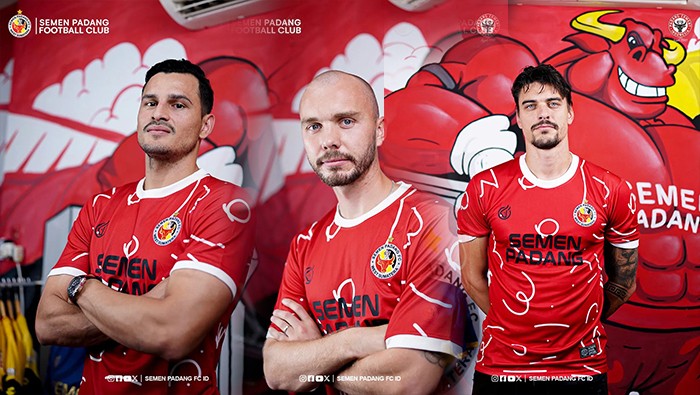 Foto: Tiga pemain asing Semen Padang FC yakni Jan Carlos Vargas, Charlie Scott, dan Tin Martic. (Foto: dok Semen Padang FC). Foto: Tiga pemain asing Semen Padang FC yakni Jan Carlos Vargas, Charlie Scott, dan Tin Martic. (Foto: dok Semen Padang FC).
