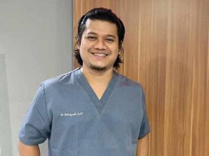 Sosok dr Helmi Dokter RSUD Sulbar yang Meninggal Usai Operasi 10 Pasien Sosok dr Helmi Dokter RSUD Sulbar yang Meninggal Usai Operasi 10 Pasien