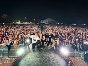 Sering Bawain Lagu Linkin Park, Hybrid Theory Kok Aman-aman Aja? Sering Bawain Lagu Linkin Park, Hybrid Theory Kok Aman-aman Aja?