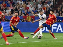 Spanyol vs Prancis berlangsung di Allianz Arena, Rabu (10/7/2024) dini hari WIB. Les Bleus memimpin 1-0 lebih dulu di menit kesembilan lewat Randal Kolo Muani. Tampak Mbappe melakukan tembakan ke gawang Spanyol.