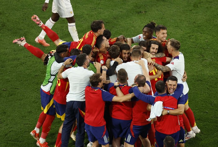 Soccer Football - Euro 2024 - Semi Final - Spain v France - Munich Football Arena, Munich, Germany - July 9, 2024 
Frances Aurelien Tchouameni, Mike Maignan, Jules Kounde and Dayot Upamecano look dejected after the match REUTERS/Michaela Stache