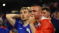 Para pendukungnya pun gagal menyaksikan Timnas mereka mengangkat tropi Euro 2024.  