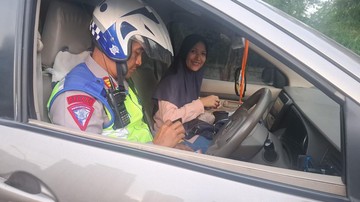 Macet di Layang Gelong Jakbar, Ternyata Ada Sopir Takut Ketinggian