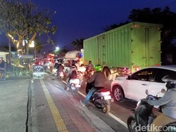 Jalur Denpasar-Gilimanuk di Kapal Badung Macet, Kendaraan Mengular 2 Km