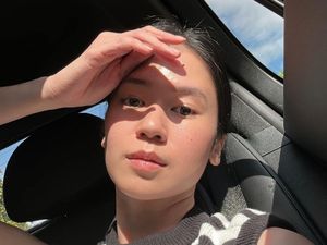 Gaya Mewah Laura Basuki di Film Heartbreak Motel, Pakai Perhiasan Rp 5 M Gaya Mewah Laura Basuki di Film Heartbreak Motel, Pakai Perhiasan Rp 5 M