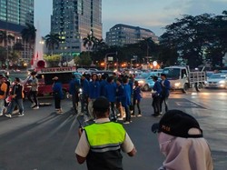 Massa Demo Bubar, Lalin Jalan Medan Merdeka Barat Dibuka Lagi
